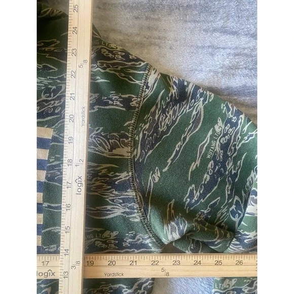Wu-Tang Hoodie MEDIUMGreen Camouflage Gold American Flag Rare Wu Wear